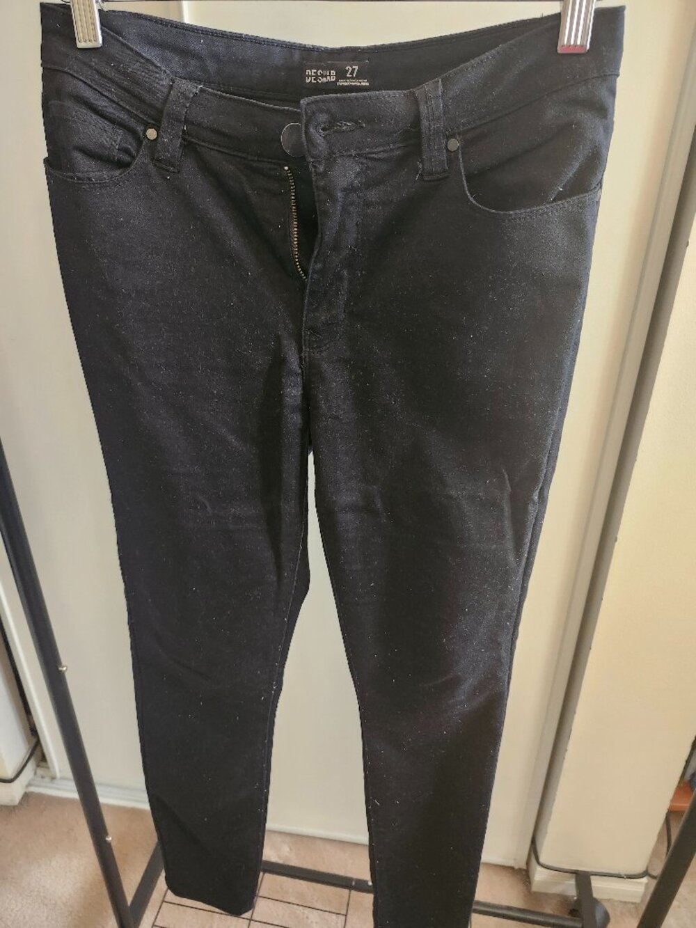 BLACK JEANS SIZE 27